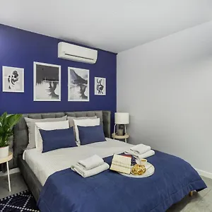  Apartment Family Center